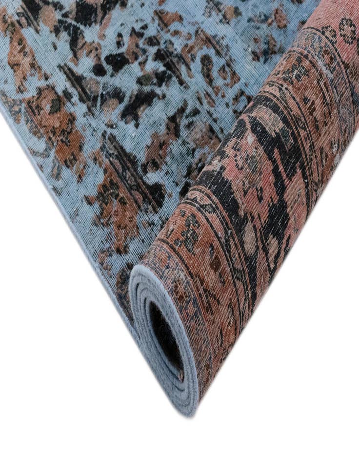 Detail image of  7' 11 x 10' 8 Vintage Royal Wool Rug