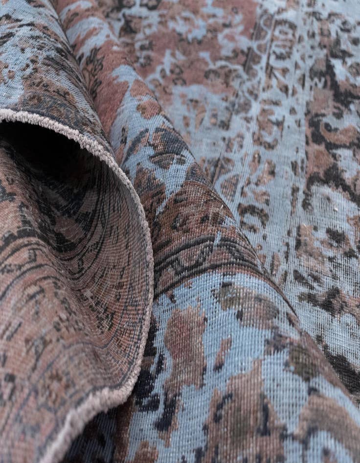 Detail image of  7' 11 x 10' 8 Vintage Royal Wool Rug