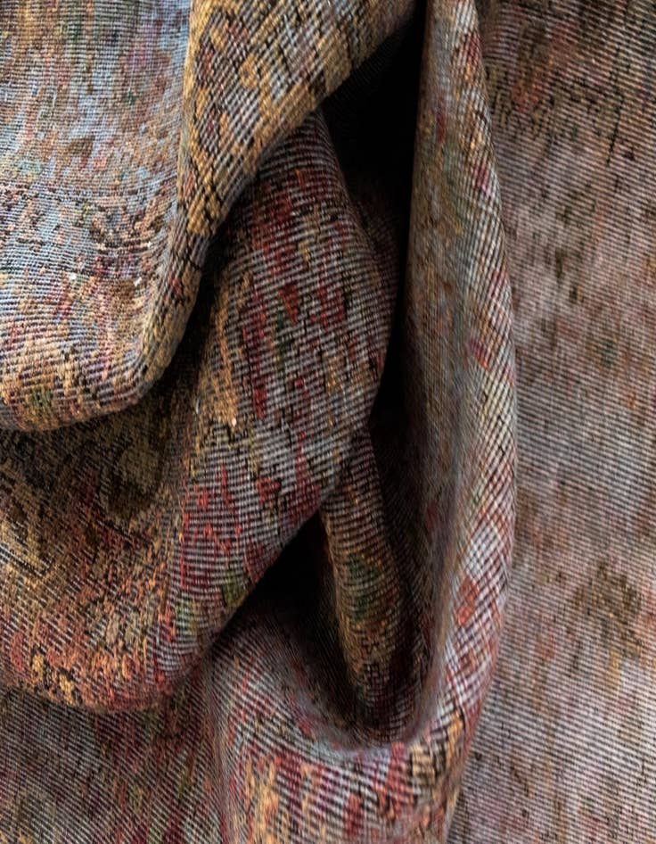 Detail image of  6' 8 x 9' 11 Vintage Royal Wool Rug