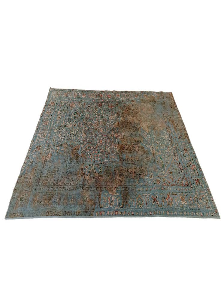 Detail image of  6' 3 x 9' 3 Vintage Royal Wool Rug