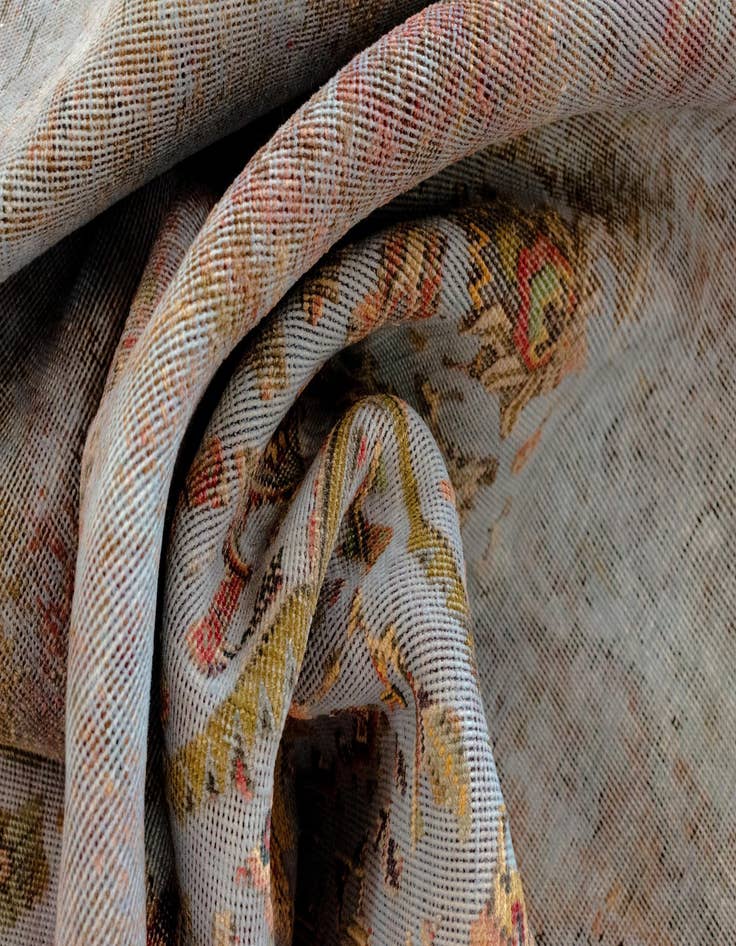 Detail image of  6' 5 x 9' 8 Vintage Royal Wool Rug