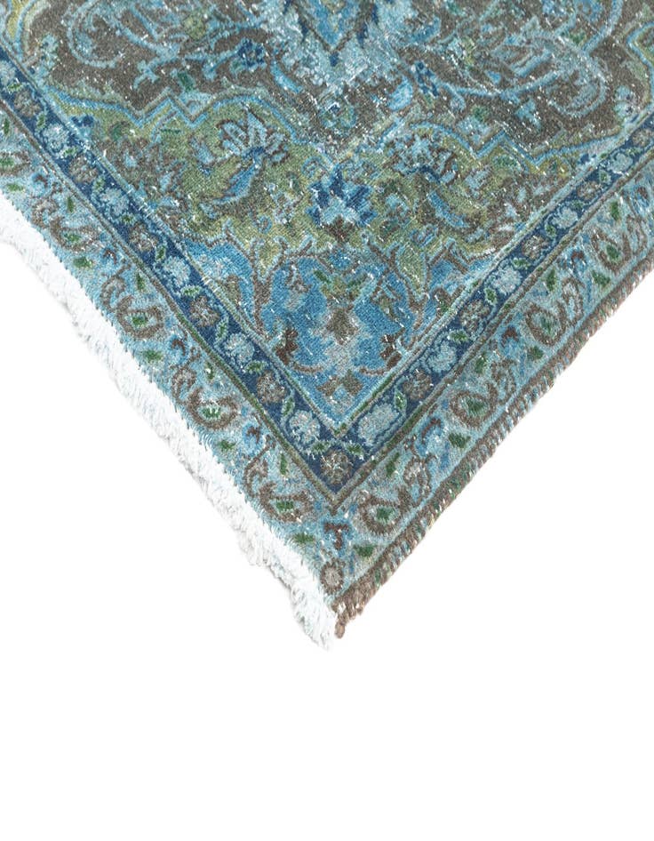 Detail image of  7' 1 x 8' 7 Vintage Royal Rug