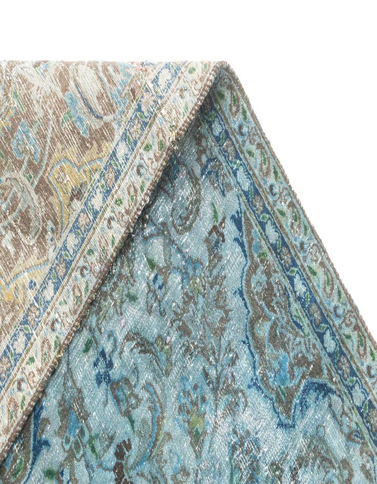 Detail image of  7' 1 x 8' 7 Vintage Royal Rug