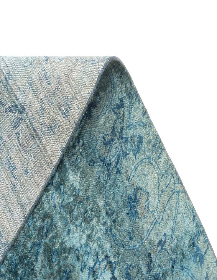 Detail image of  6' 4 x 6' 7 Vintage Royal Rug