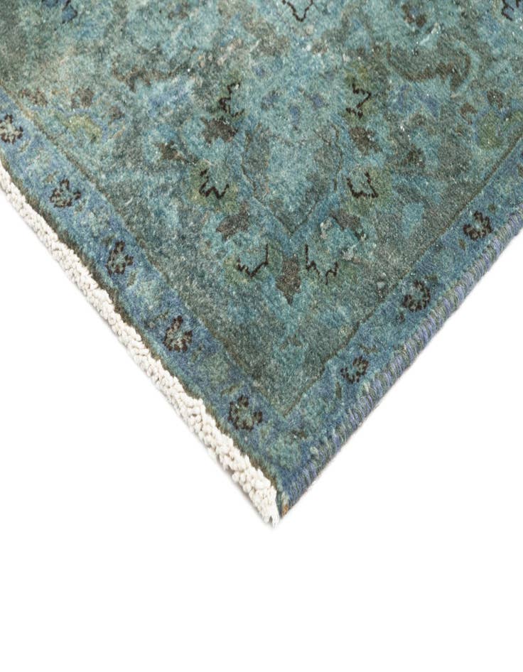 Detail image of  6' 7 x 9' 9 Vintage Royal Rug