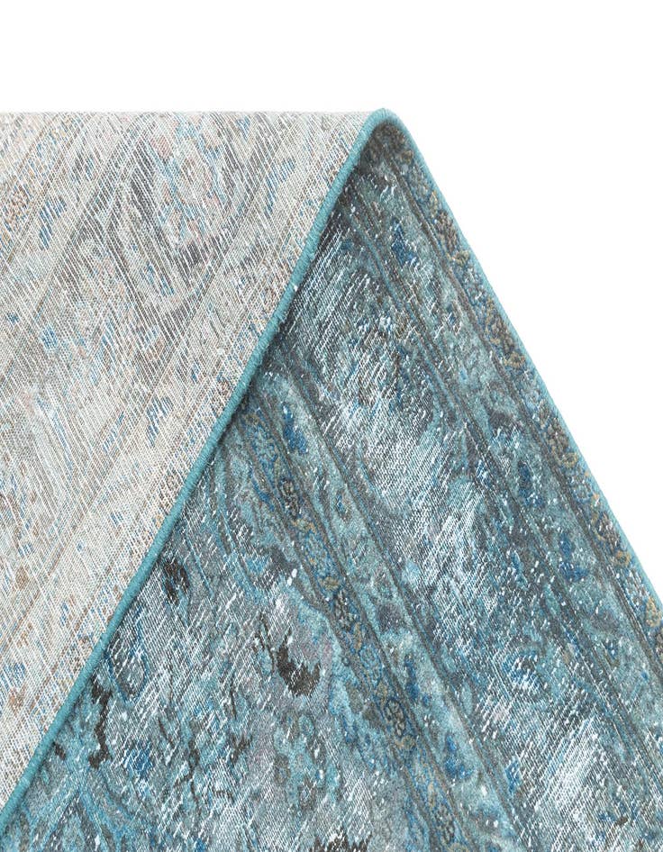 Detail image of  6' x 10' 3 Vintage Royal Rug