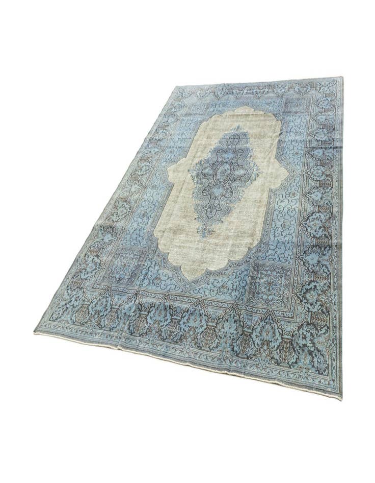 Detail image of  8' 9 x 11' 9 Vintage Royal Rug