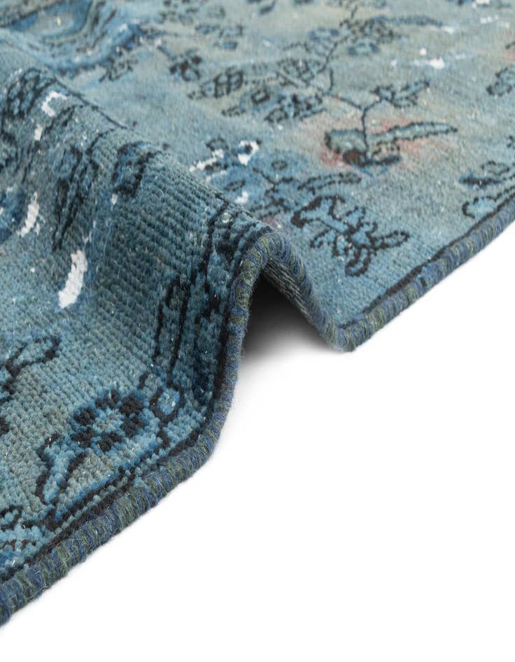 Detail image of  4' 11 x 7' 8 Vintage Rug