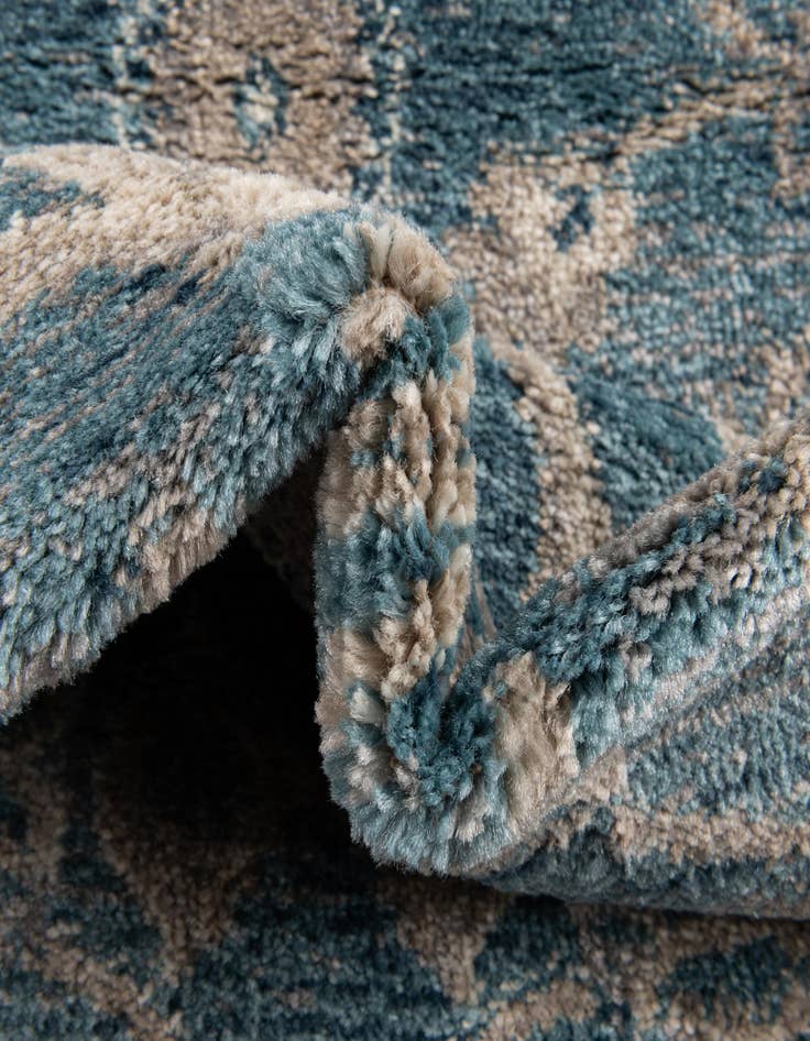 Detail image of  3' x 5' Viola Rug