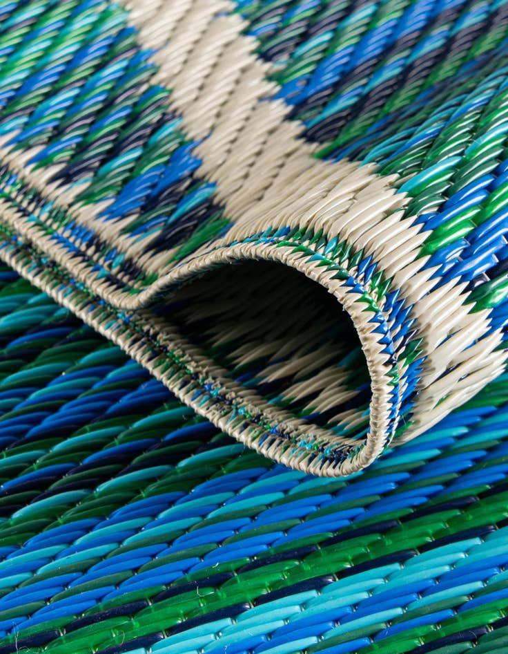 Detail image of  4' x 6'  Washable Vista Breeze Indoor / Outdoor Rug