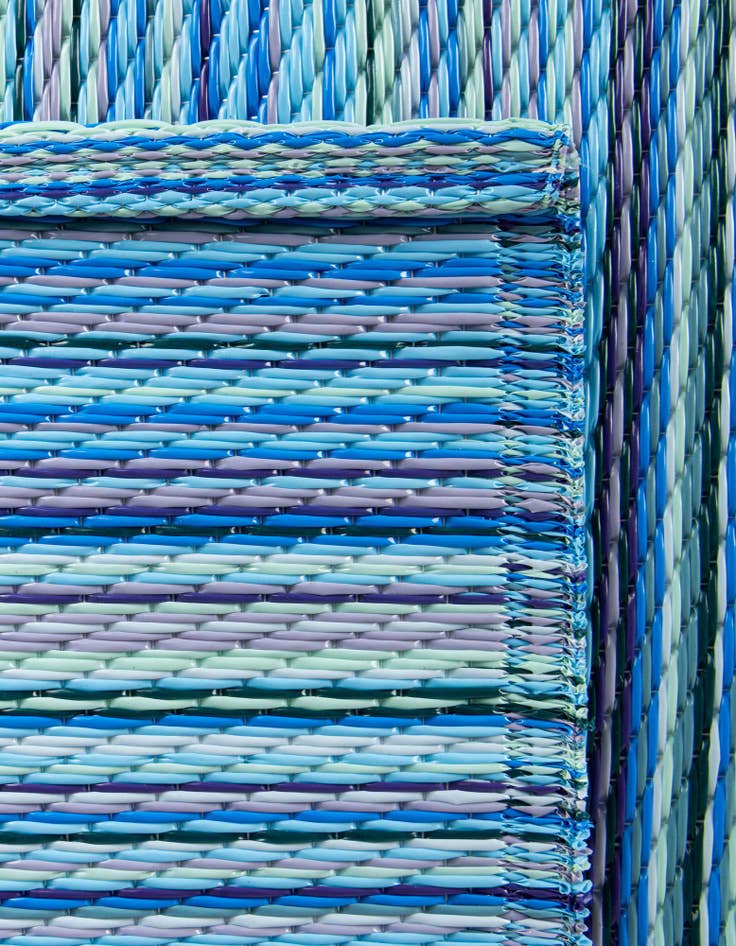 Detail image of  5' x 8'  Washable Vista Breeze Indoor / Outdoor Rug
