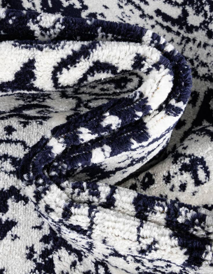 Detail image of  5' 3 x 5' 3 Arlington Round Rug