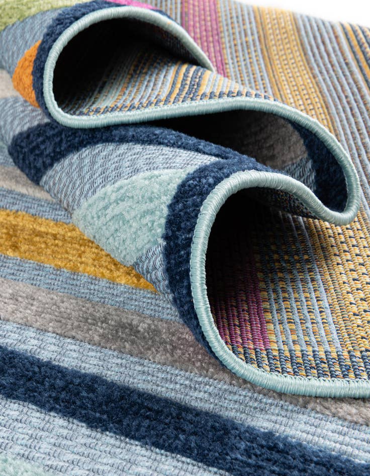 Detail image of  5' 3 x 5' 3  Washable Aruba Indoor / Outdoor Round Rug