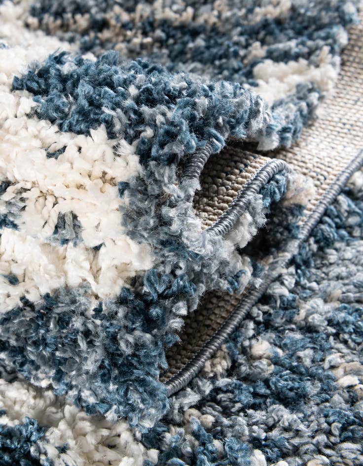 Detail image of  3' 3 x 3' 3 Athena Shag Round Rug