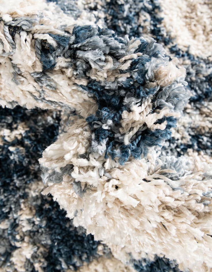 Detail image of  3' 3 x 3' 3 Athena Shag Round Rug