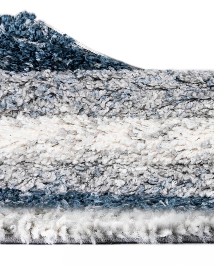 Detail image of  3' 3 x 3' 3 Athena Shag Round Rug