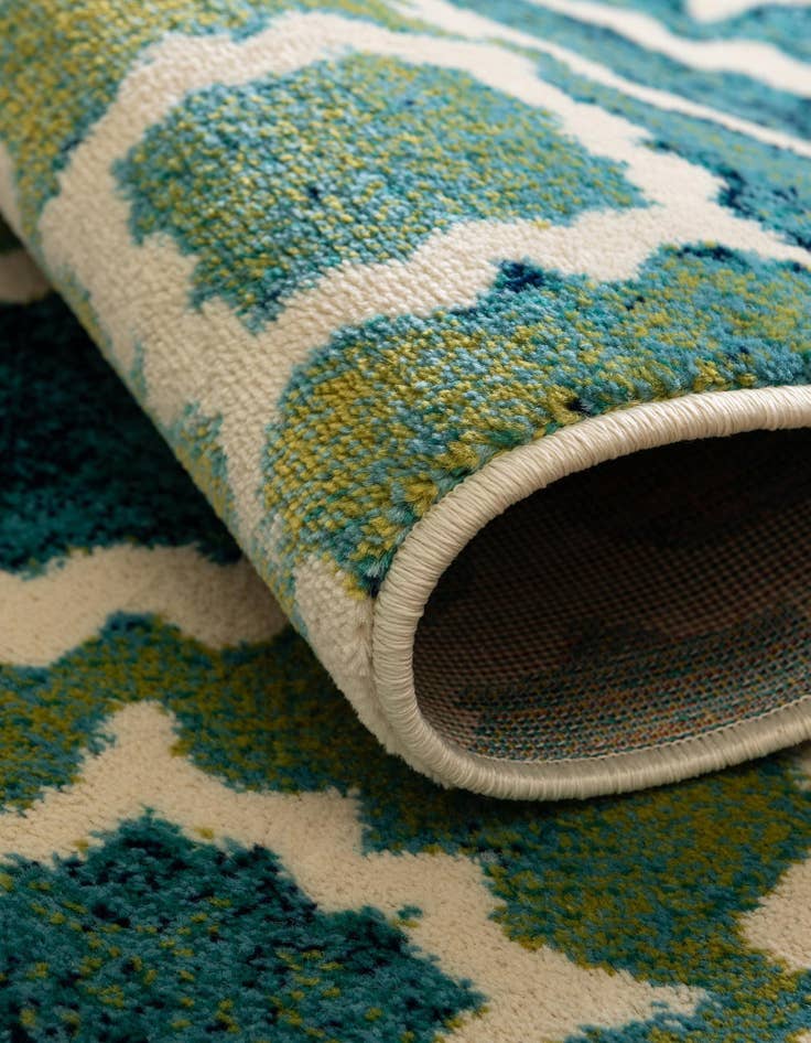 Detail image of  3' x 3' Azalea Round Rug