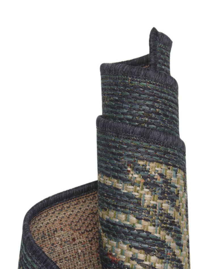 Detail image of  7' 10 x 7' 10  Washable Baja Indoor / Outdoor Round Rug