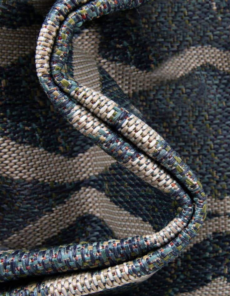 Detail image of  3' 3 x 3' 3  Washable Baja Indoor / Outdoor Round Rug