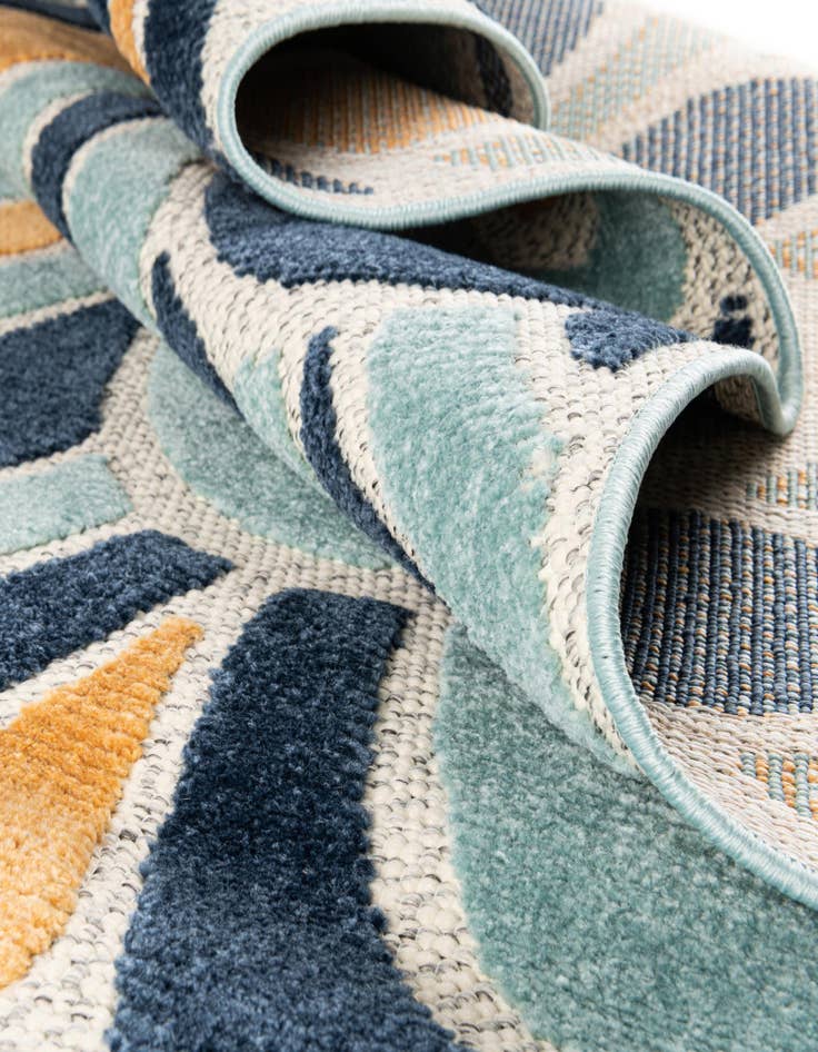 Detail image of  5' 3 x 5' 3  Washable Belize Indoor / Outdoor Round Rug