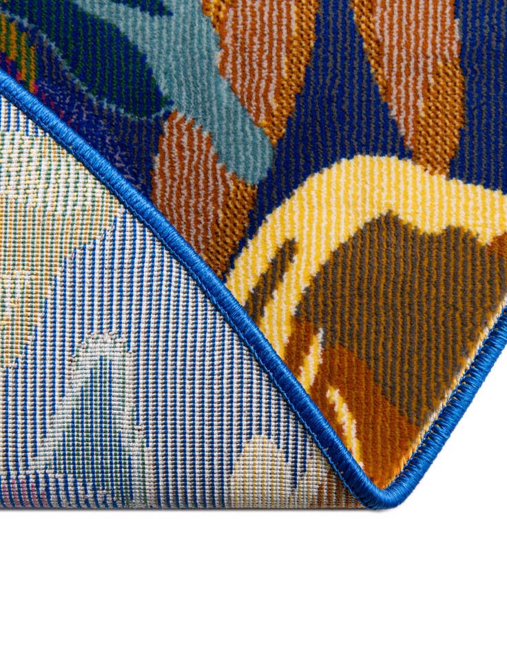 Detail image of  3' 3 x 3' 3 Blossom Round Rug