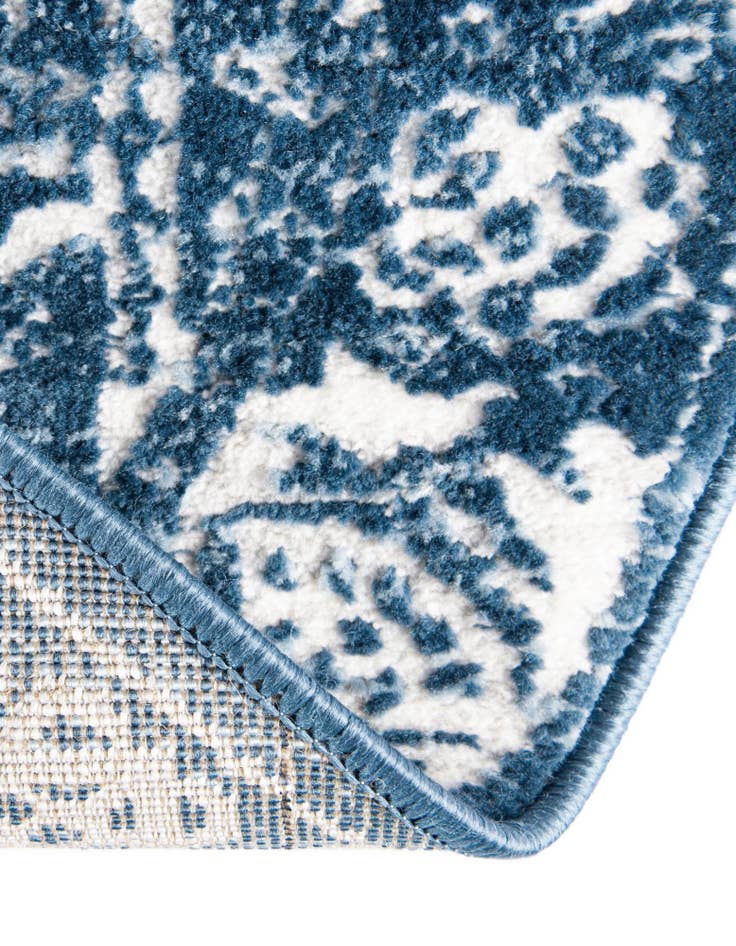 Detail image of  7' 10 x 7' 10 Boston Round Rug