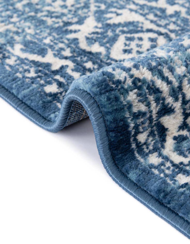 Detail image of  7' 10 x 7' 10 Boston Round Rug