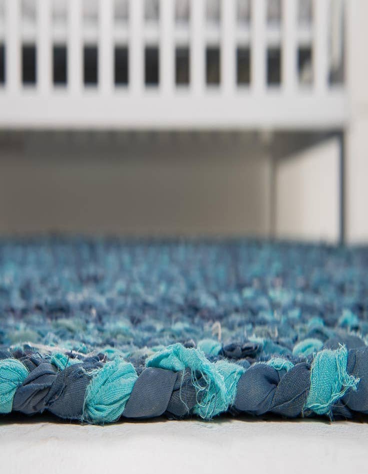 Detail image of  3' 3 x 3' 3  Hand Braided Chindi Round Rug