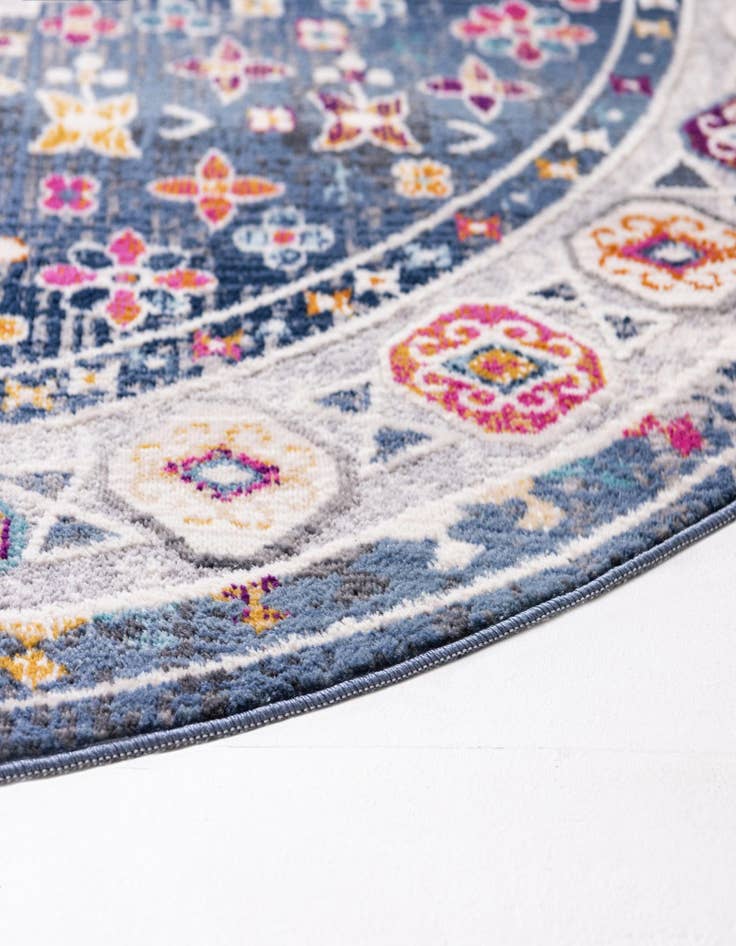 Detail image of  5' x 5' Budapest Round Rug