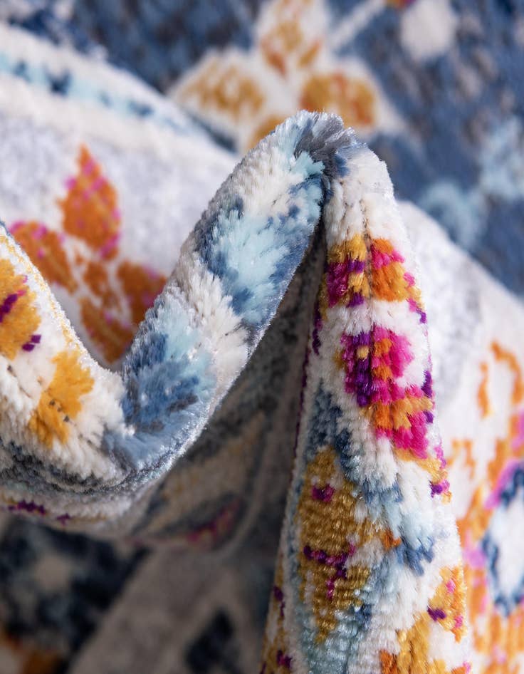 Detail image of  5' x 5' Budapest Round Rug