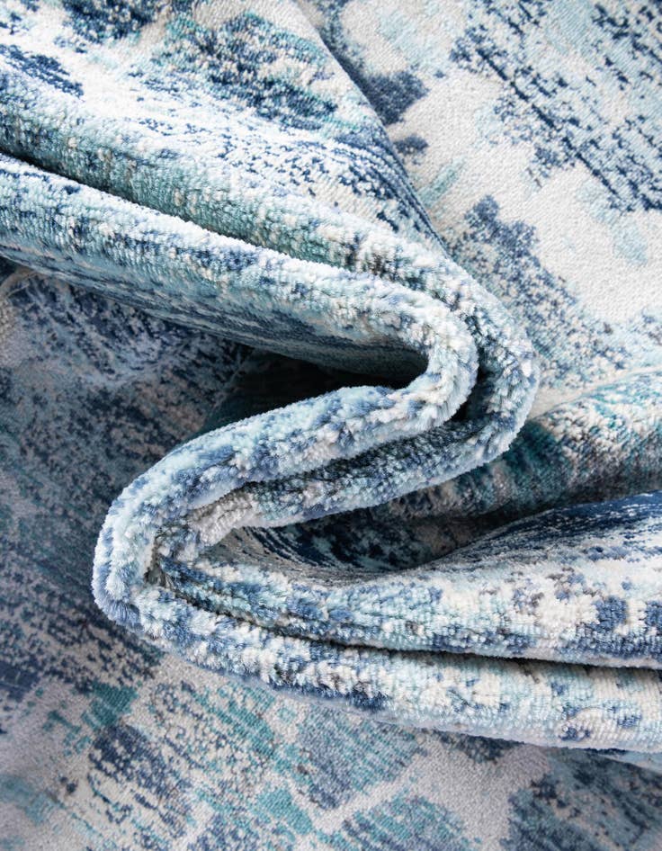 Detail image of  3' 7 x 3' 7 Budapest Round Rug