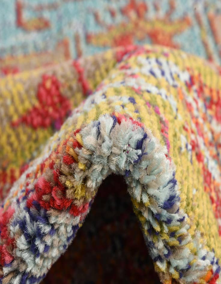 Detail image of  8' x 8'  Washable Carnevale Round Rug