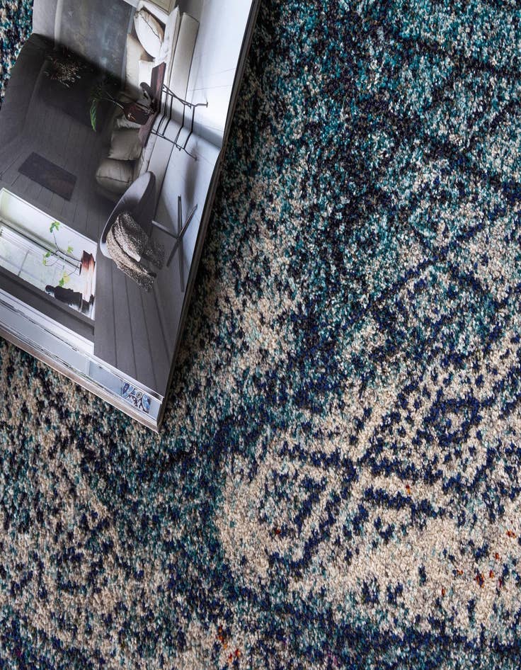 Detail image of  4' x 4'  Washable Carnevale Round Rug