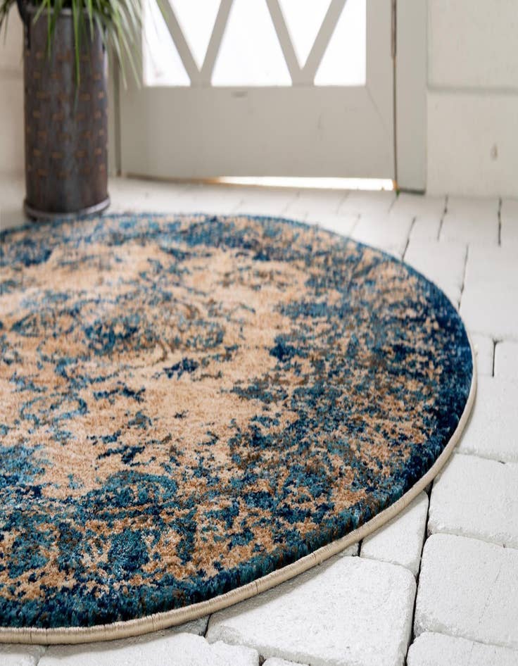 Detail image of 4' 5 x 4' 5 Charlestown Round Rug
