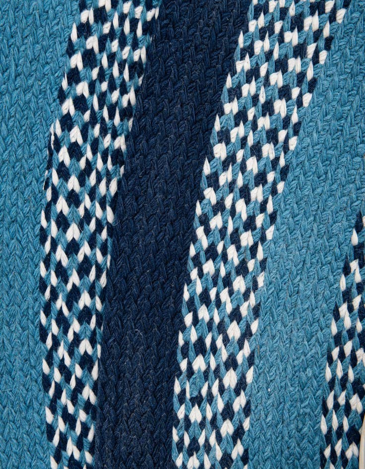 Detail image of  3' 7 x 3' 7  Hand Woven Chindi Cotton Round Rug