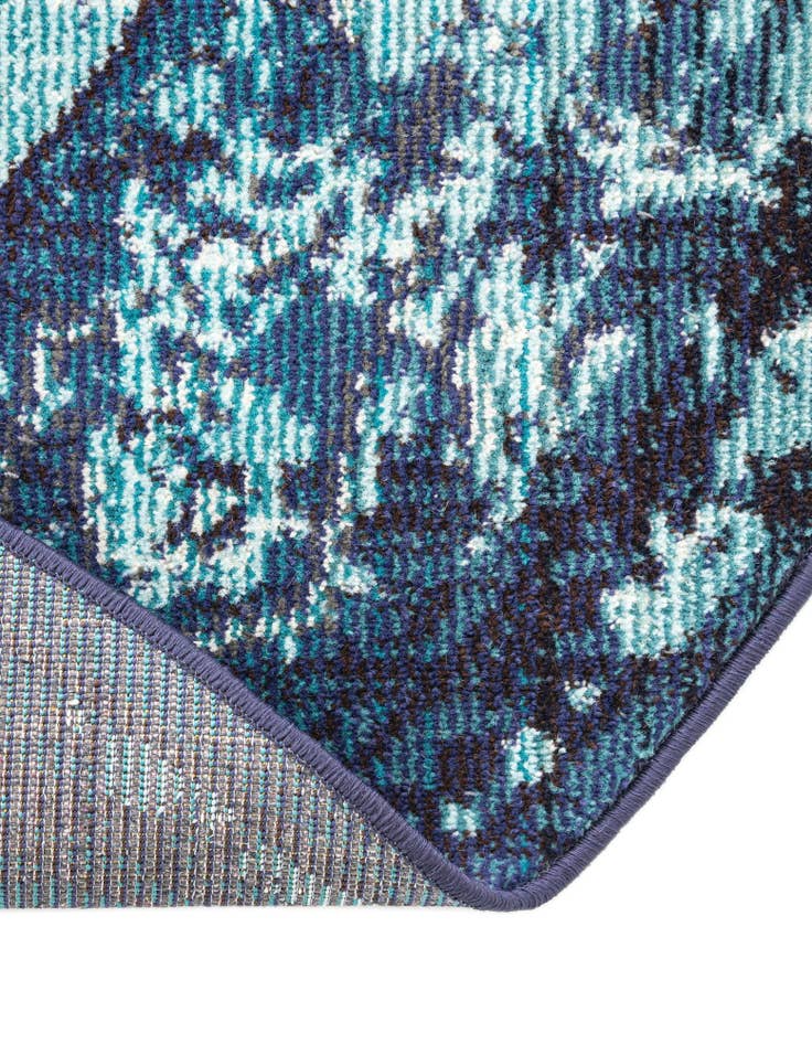 Detail image of  3' 3 x 3' 3  Washable Fleur Round Rug