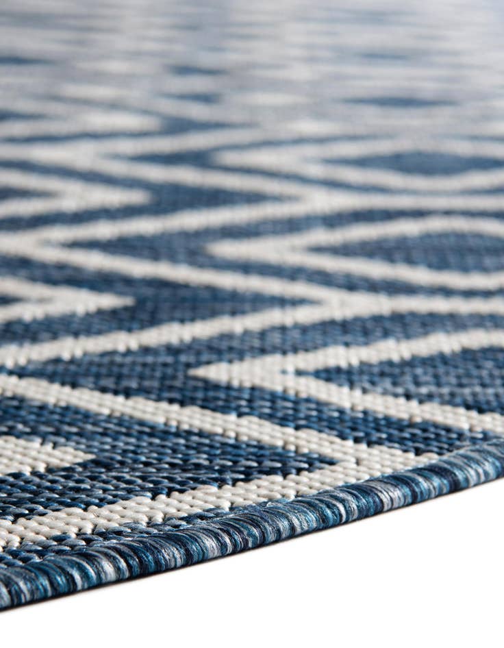 Detail image of  7' x 7'  Washable Jill Zarin Indoor / Outdoor Round Rug