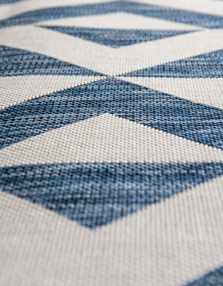 Detail image of  4' x 4'  Washable Jill Zarin Napa Indoor / Outdoor Round Rug