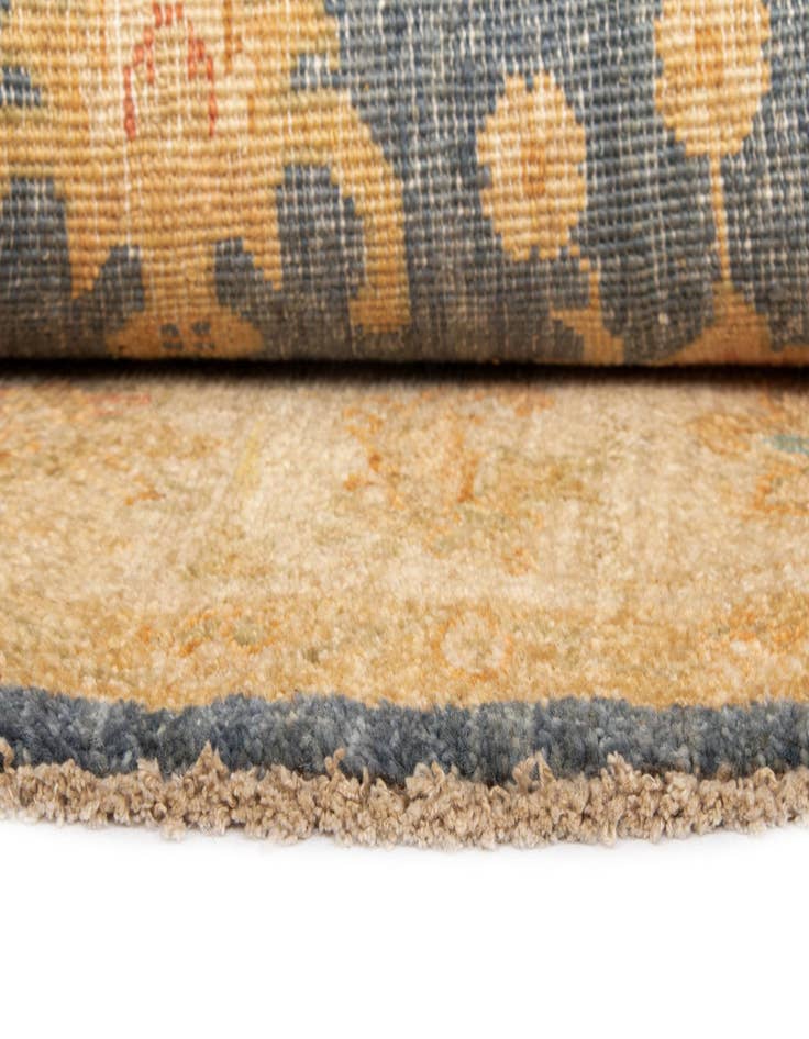 Detail image of  4' 11 x 4' 11 Kaizar Wool Round Rug