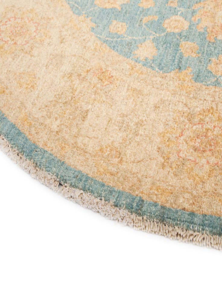 Detail image of  4' 11 x 4' 11 Kaizar Wool Round Rug