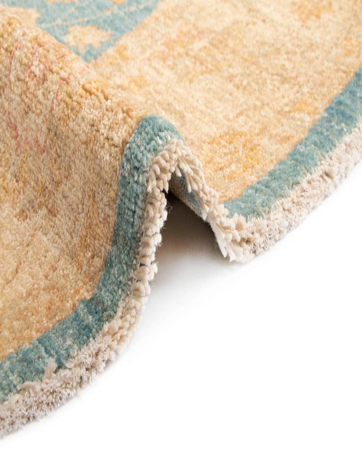 Detail image of  4' 11 x 4' 11 Kaizar Wool Round Rug