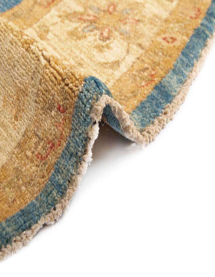 Detail image of  6' 7 x 6' 8 Kaizar Wool Round Rug