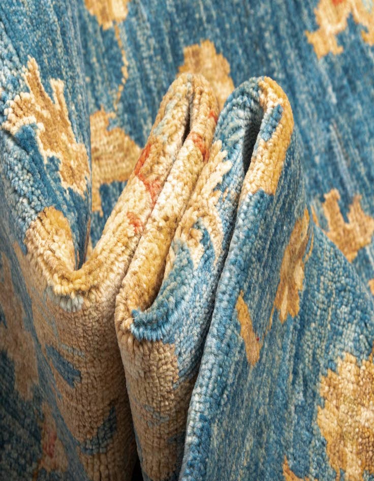 Detail image of  6' 7 x 6' 8 Kaizar Wool Round Rug