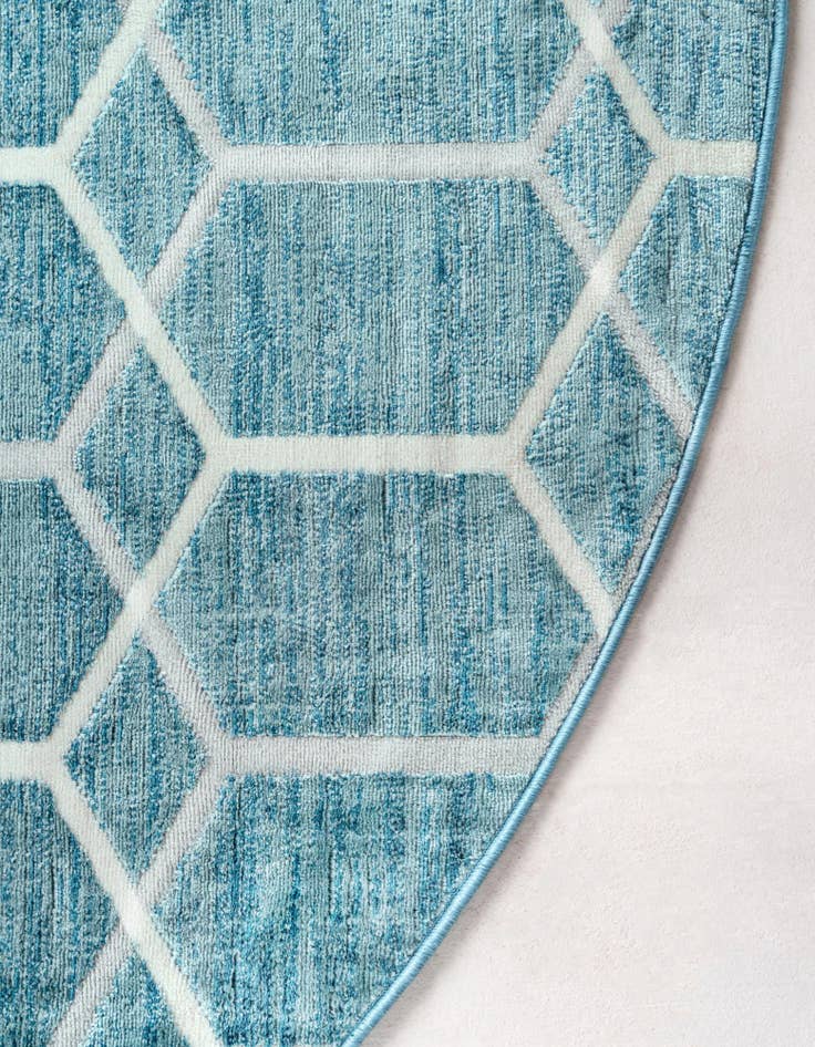 Detail image of  8' x 8' Lattice Trellis Round Rug