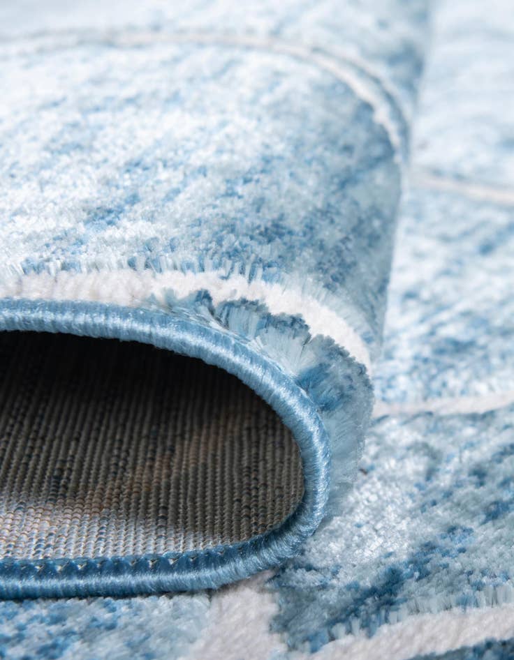 Detail image of  7' x 7' Lattice Trellis Round Rug