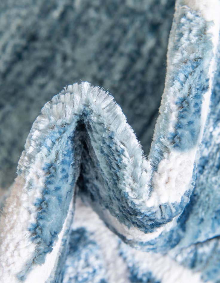 Detail image of  7' x 7' Lattice Trellis Round Rug