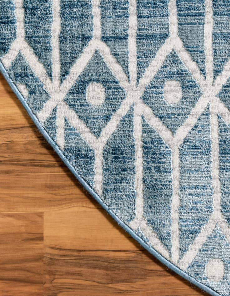 Detail image of  8' x 8' Lattice Trellis Round Rug