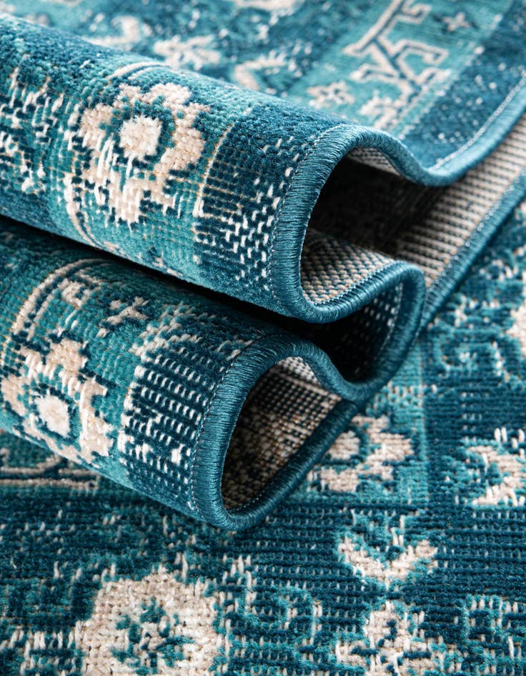 Detail image of  5' 3 x 5' 3 Lucerne Round Rug