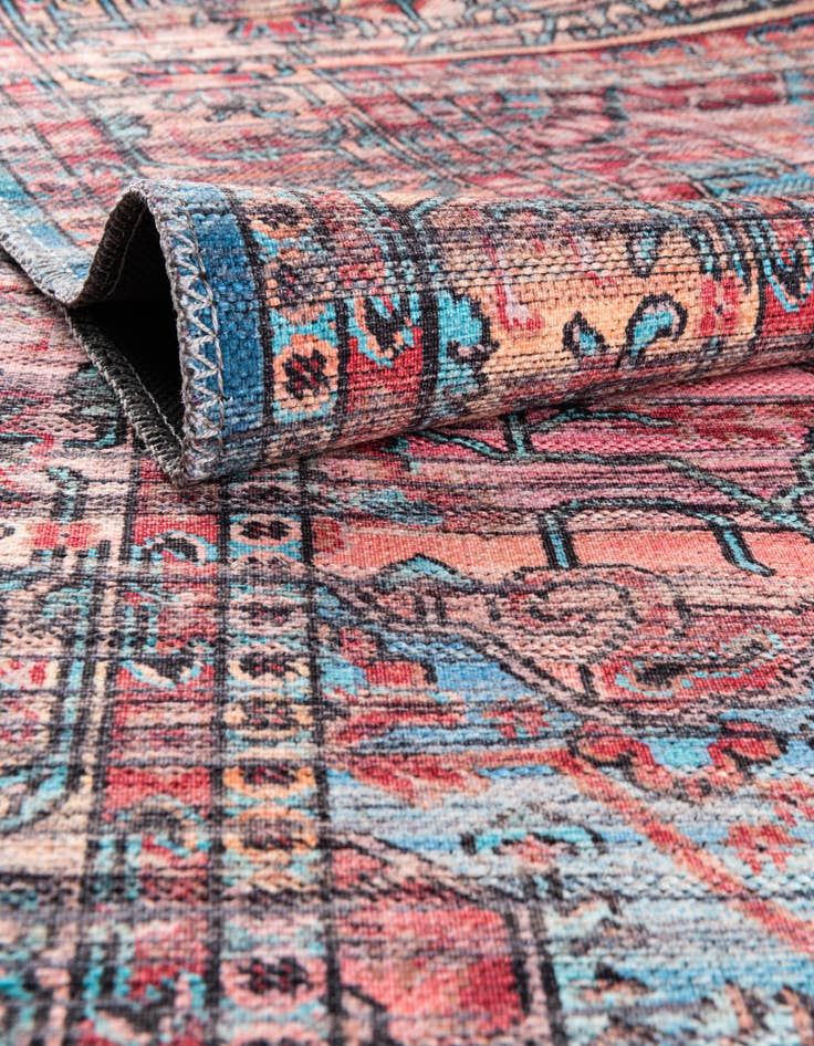 Detail image of  10' 6 x 10' 6  Washable Maahru Round Rug