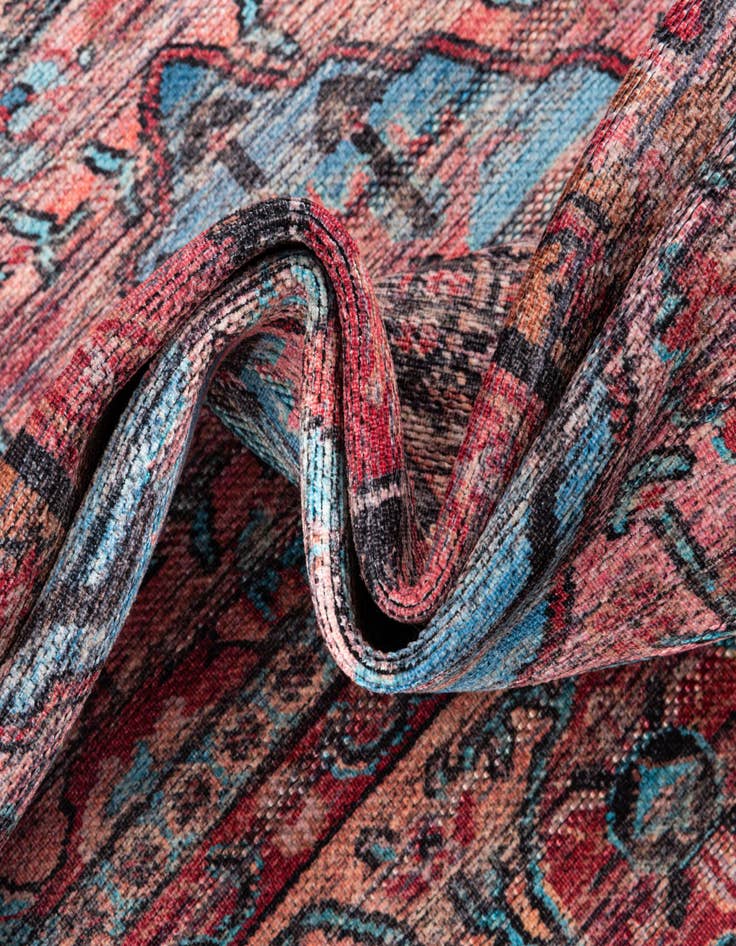 Detail image of  10' 6 x 10' 6  Washable Maahru Round Rug